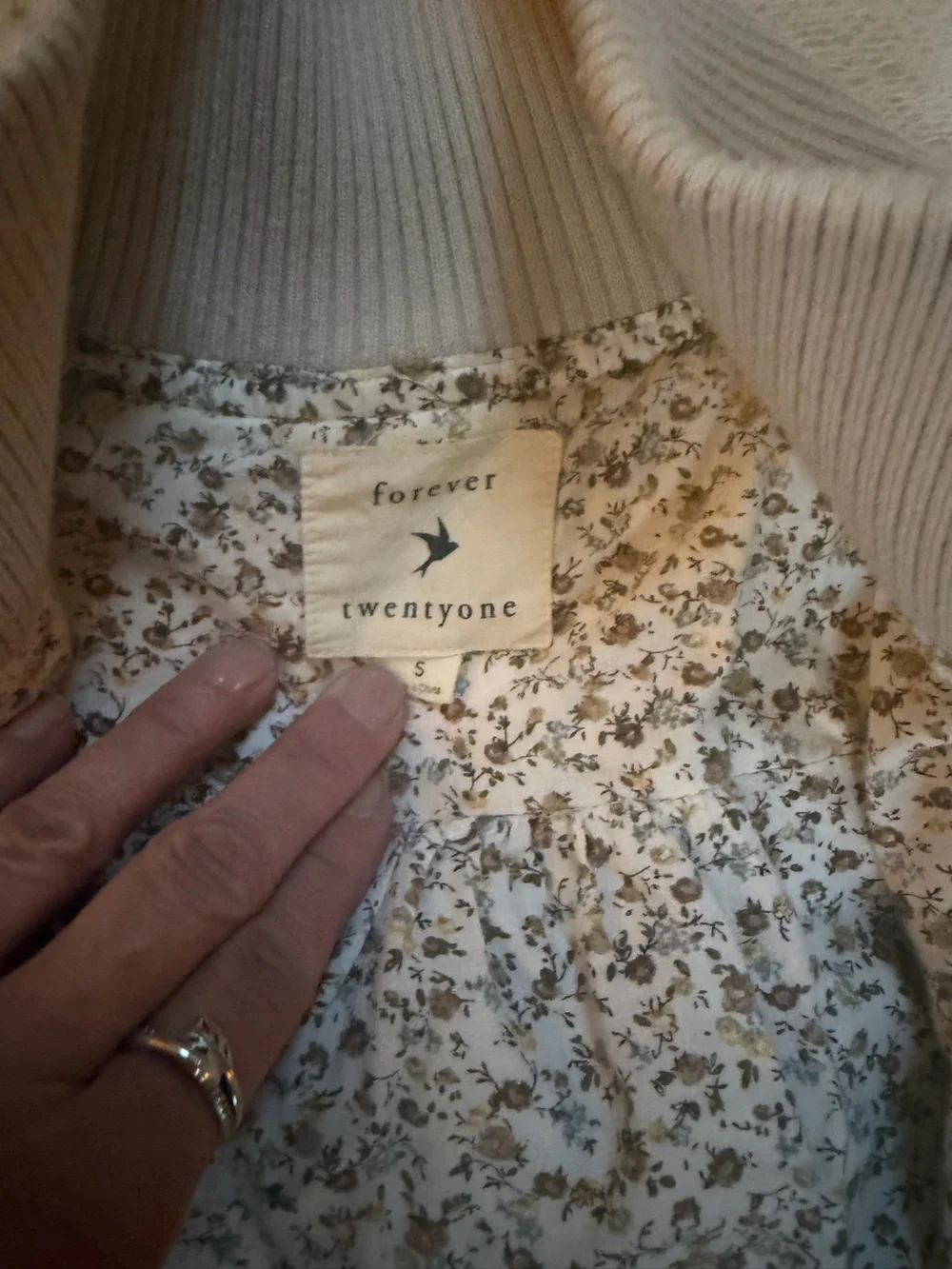 Forever 21 Cream Floral Short Sleeve Jacket - Picture 5 of 8